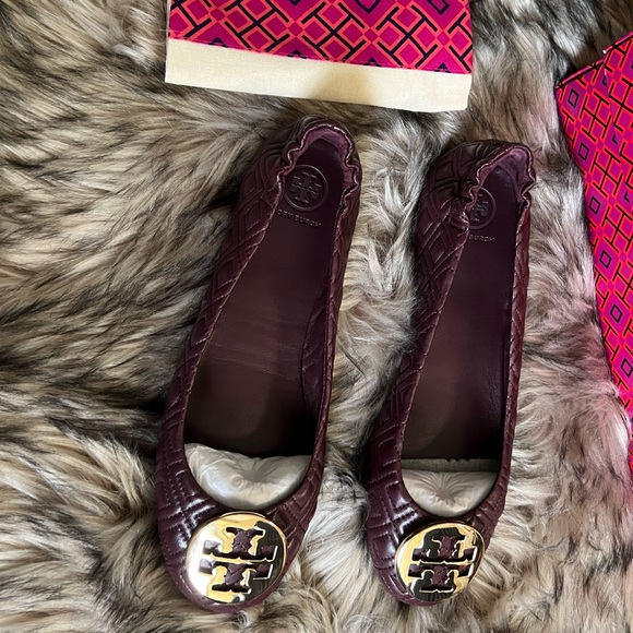 Brand new in box Boudreaux Tory Burch flats! Burgundy shoes - Picture 2 of 8
